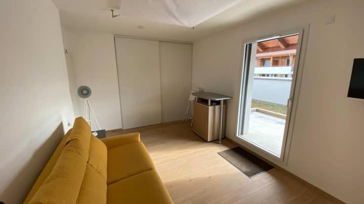 Magnifique Studio Avec Terrasse Et Garage Apartment Chens-sur-Leman ภายนอก รูปภาพ
